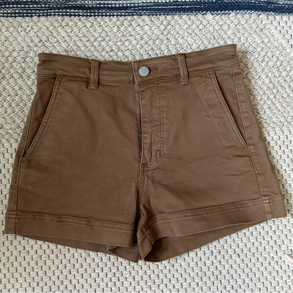 Everlane tan cotton twill shorts